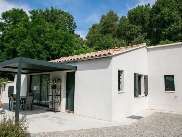 Maison plain pied 3 chambres avec grand séjour et garage