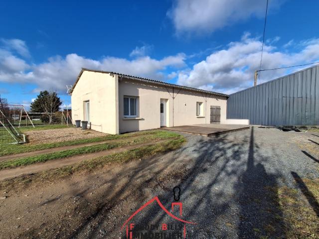 Maison plain pied 3 chambres + bâtimment de 260 m2 attenant