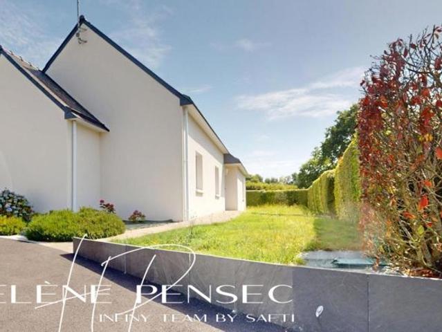 Maison plain pied, 3 chambres, garage et jardin de 499 m². Visite virtuelle disponible