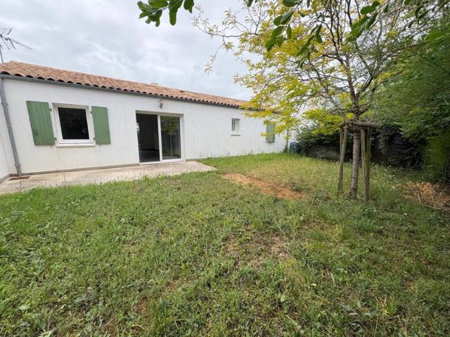 Maison Plain pied, 3 chambres, garage, jardin, proche commerces