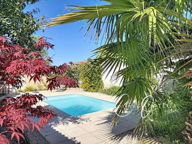 Maison plain pied T 4 Garage et Piscine