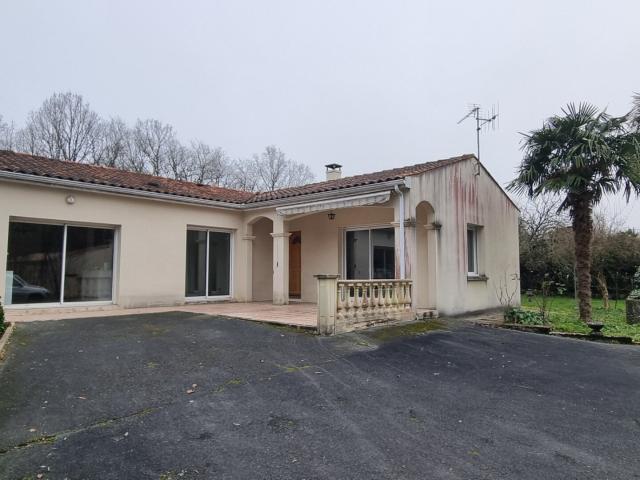 Maison plain pied à Saintes 3 chambres avec piscine