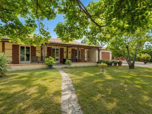 Maison plain pied avec dépendances et parc arboré – Villemur/Villaudric