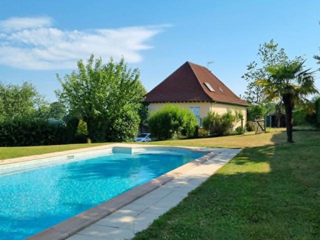 Maison Plain Pied avec Piscine et grand terrain de 5000 m2 150m² Favars