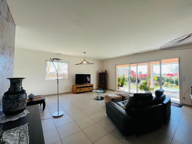 Maison plain pied avec studio