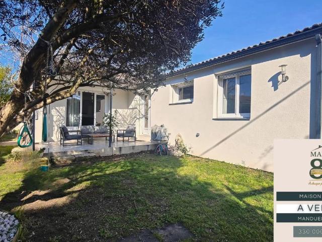 Maison plain pied, cœur de village avec jardin