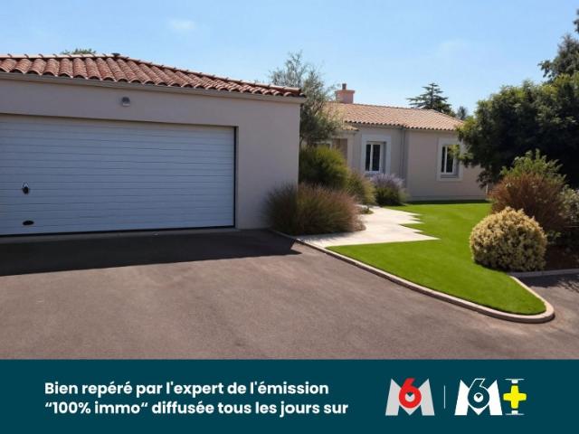 MAISON PLAIN PIED PISCINE CHAUFFEE DOUBLE GARAGE POOL HOUSE