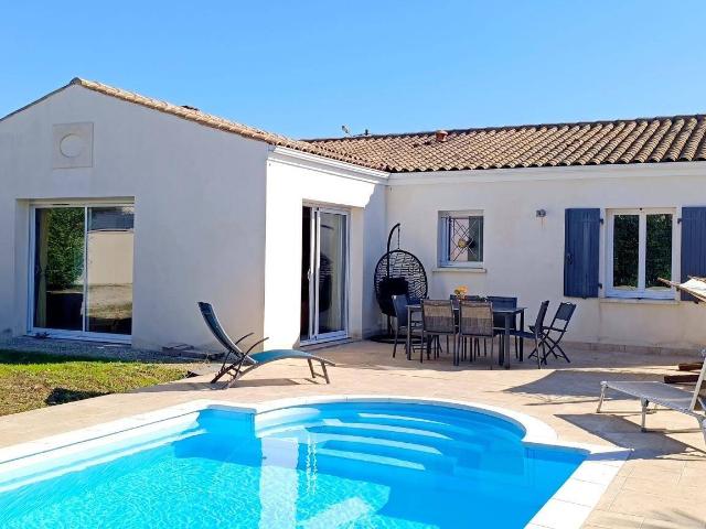 Maison plain pied piscine 3 chambres 1 bureau