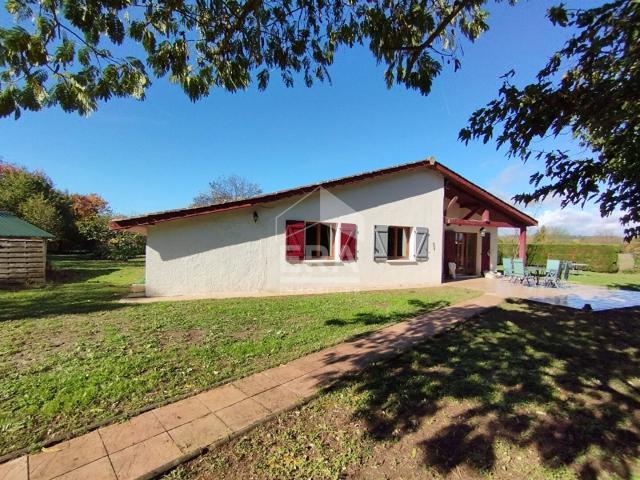 Maison plain pieds sans vis à vis 107 m2 107m² Mouliets et Villemartin