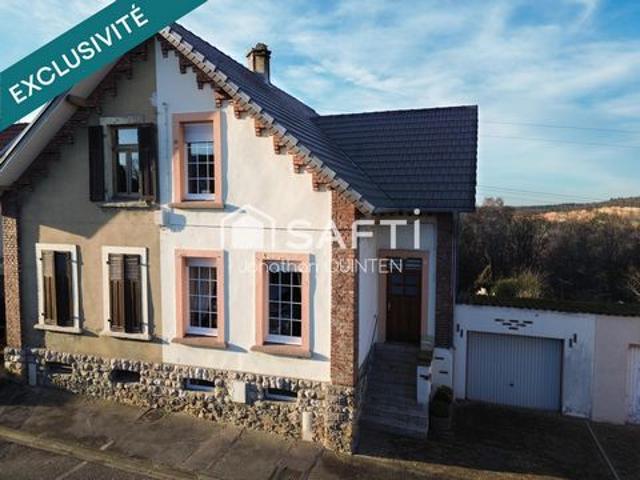 Maison pleine de potentiel avec vue dégagée, au calme, idéale pour créer votre lieu de vie unique