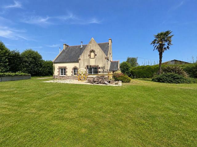 Maison Plougourvest 7 pièce s 140 m2