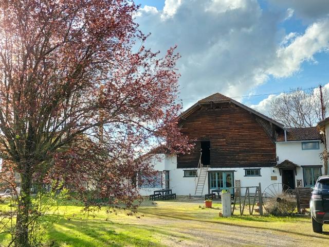Maison principal au calme avec 4 Gîtes et piscine, vue