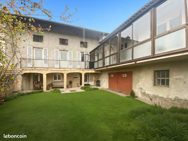 MAISON PRINCIPALE 130 m² + APPARTEMENT INDÉPENDANT 80 m² BOIS et JARDIN 3700 m² – FORT POTENTIEL