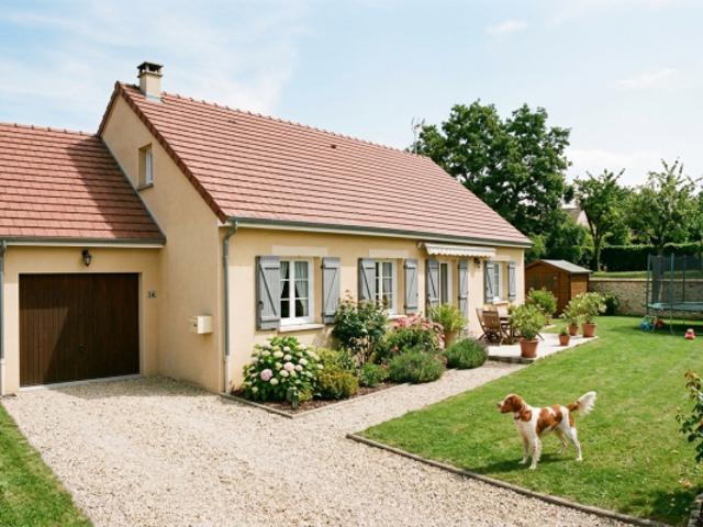 MAISON PRIVATIVE avec GRAND JARDIN et GARAGE