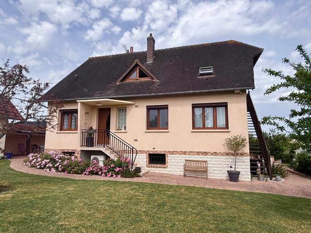 Maison Proche AUBEVOYE 5 pièce s