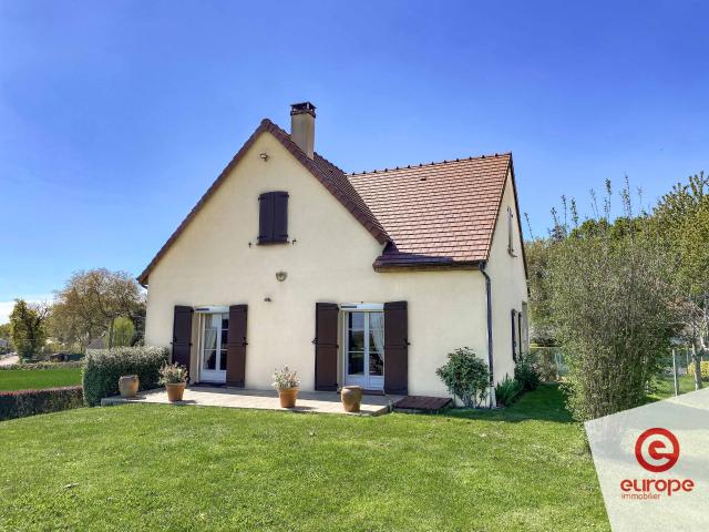 Maison proche Avallon de 108 m2 avec jardin et sous sol complet en parfait état