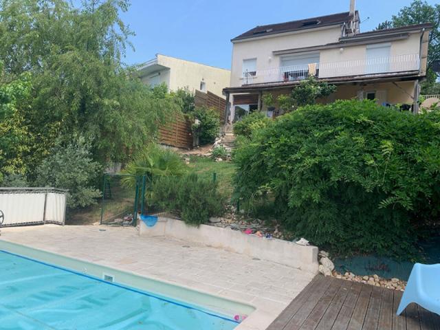 Maison Proche centre ville de Brive Piscine 3 garages