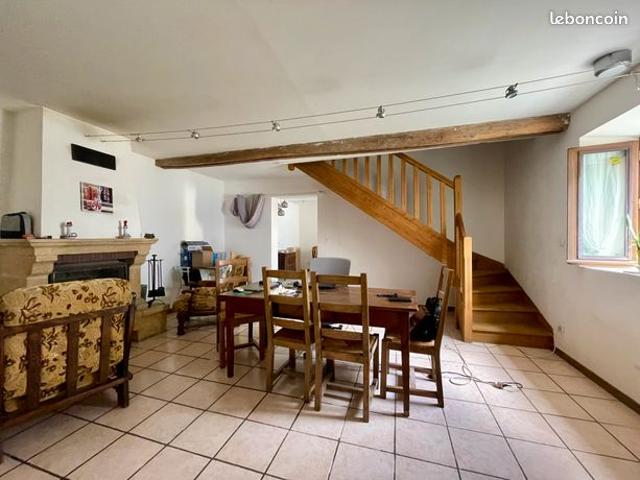 Maison proche du centre ville de Vic en Bigorre avec trois chambres, bureau et terrain