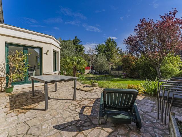 Maison Proche du centre ville et des écoles RER 17 Minutes