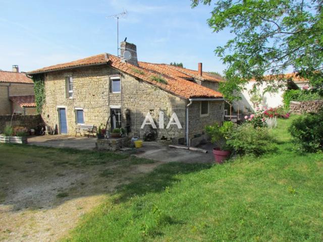 Maison proche de Nanteuil en Vallée
