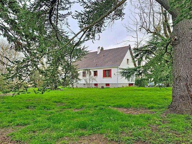 Maison proche gare 130 m2 terrain 4800m²