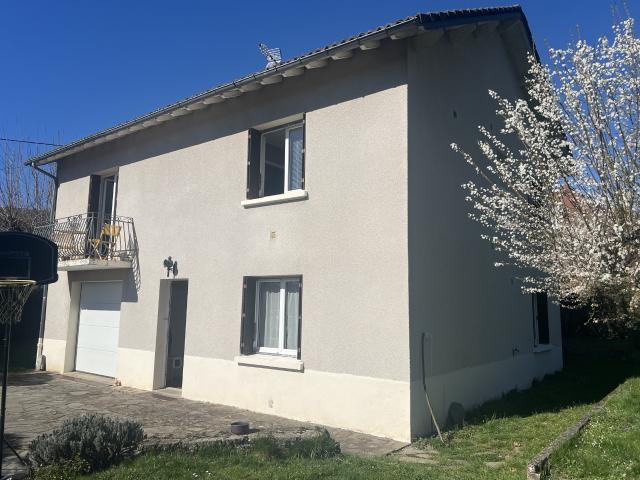 Maison proche PEYROLLES