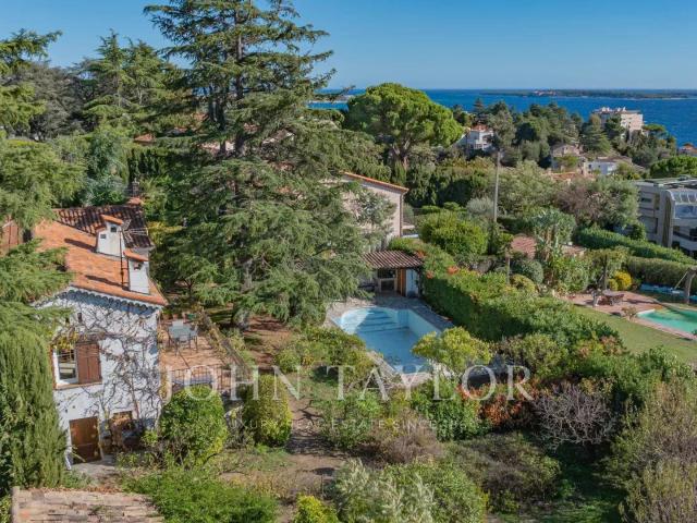Maison provençale avec vue mer fort potentiel 107m² Cannes la Bocca