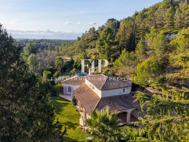 Maison provençale de 233m2 proche centre ville