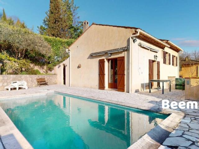 Maison provençale de standing 120 m² habitables sur terrai