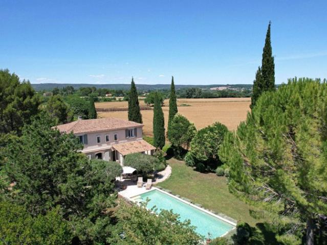 Maison provençale d'exception avec piscine, à 1.5 km du centre historique d’Uzès