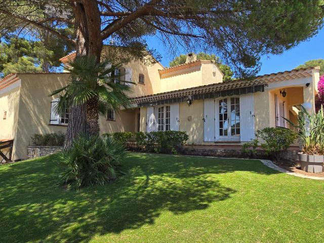 Maison Provençale location saisonnière SANARY SUR MER / Secteur PORTISSOL
