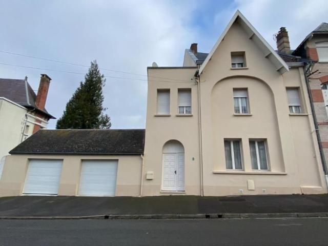 MAISON QUARTIER REMICOURT JARDIN ET 2 GARAGES