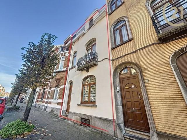 Maison quatre chambres rénové à vendre avec jardin