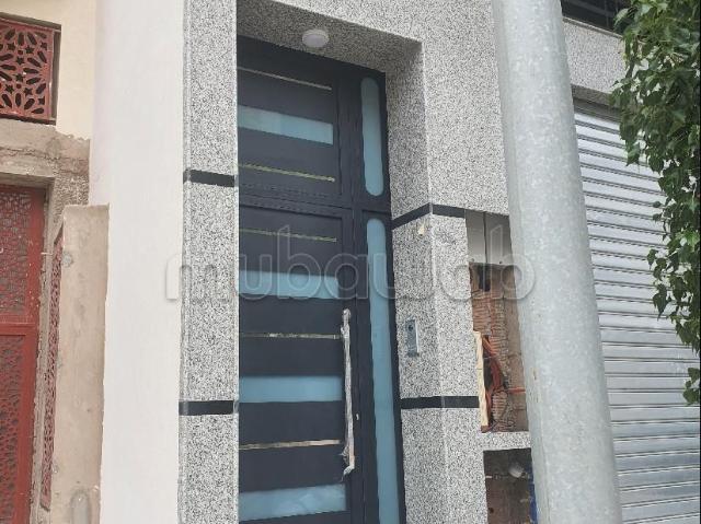 Maison R3 avec commerce à vendre quartier ALMAZ