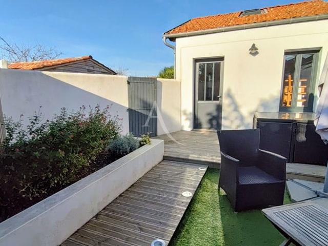 Maison Rochefort 1 pièce s 27.02 m2 meublée avec extérieur