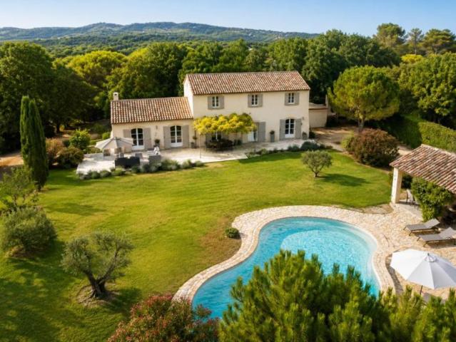 Maison Rognes 250m²