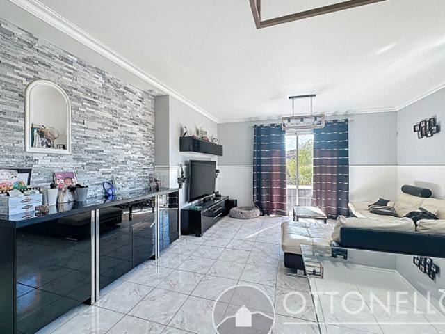 Maison Roquebrune Sur Argens 5 pièces 126 m2 avec terrasses, garage et sous sol