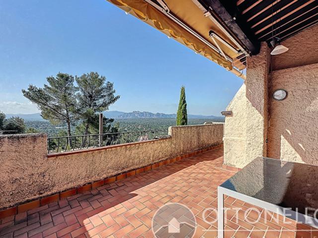 Maison Roquebrune Sur Argens 5 pièces 88 m2 sur 320 m2 de terrain avec vue parnoramique, garage et abri voiture