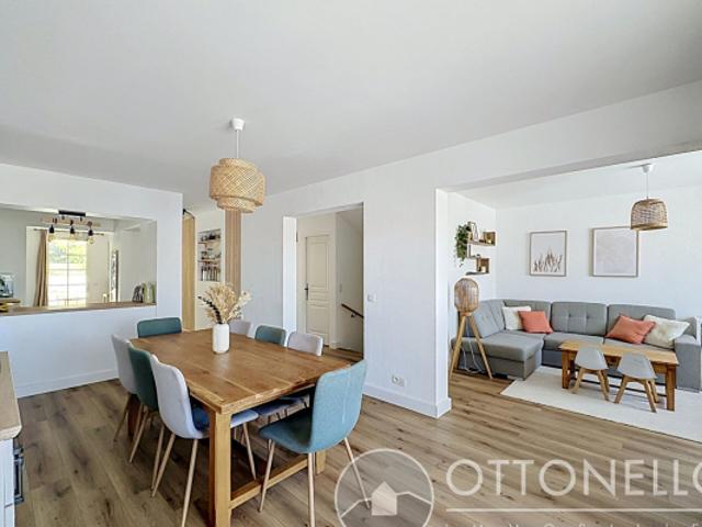 Maison Roquebrune Sur Argens 6 pièces 113,15 m2 entièrement rénovée avec garage
