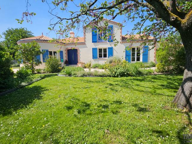 Maison RARE 5 chambres 2941m² de terrain Machecoul Saint Même