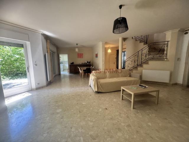 Maison RDC 179 m2 6 pièces