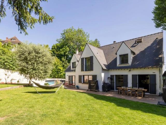 Maison RDC 250 m2