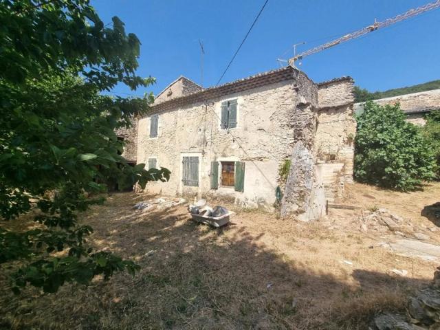 Maison RDC 570 m2