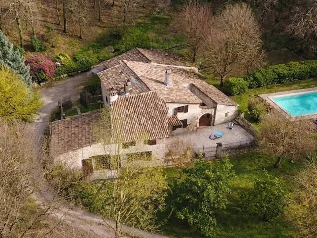 Maison RDC 419 m2