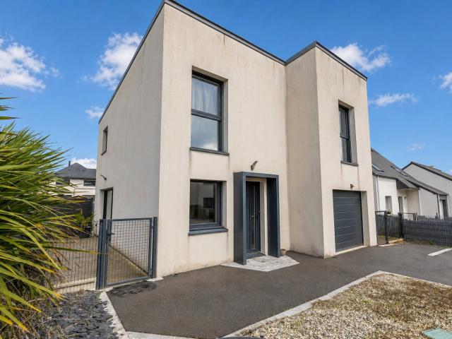 Maison récente 4 Ch, 107 m2 hab, non mitoyenne, garage 107m² Piré sur Seiche