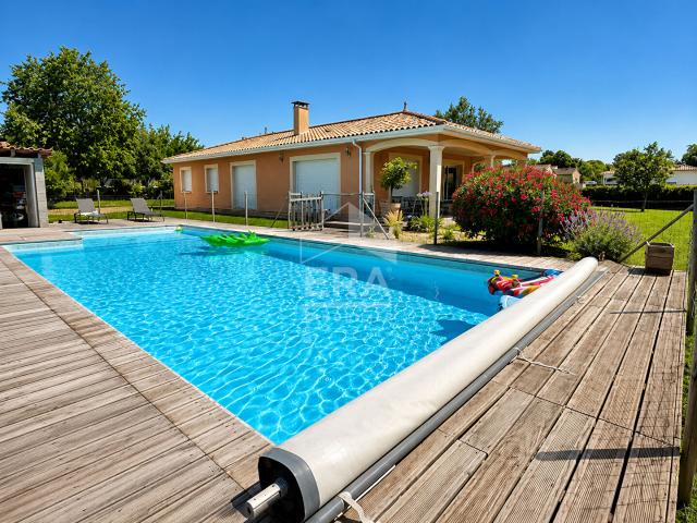 Maison récente 4 pièces avec piscine à vendre à Saint Ciers sur Gironde