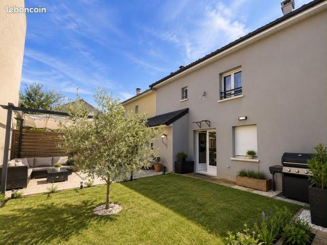 Maison récente 3 chambres avec jardin et combles prêts à aménager Drancy