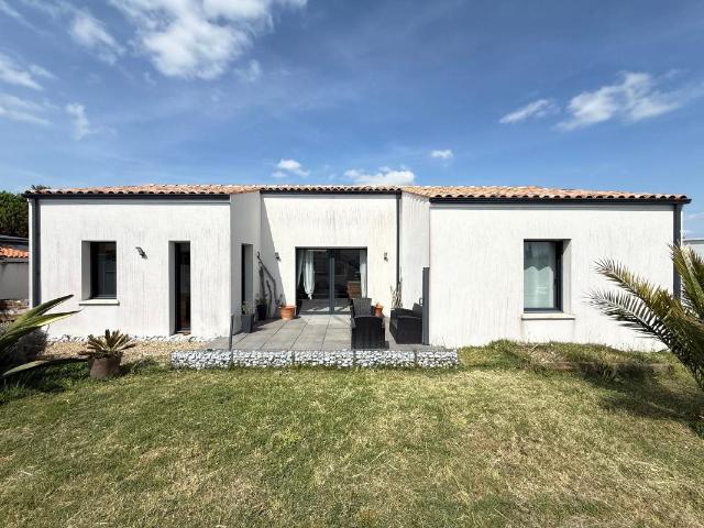 MAISON récente 3 PIECES en Centre Ville 88m² Vaux sur Mer