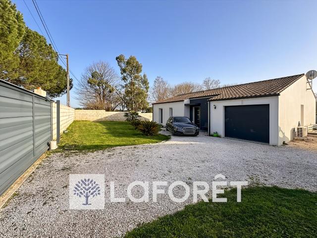 Maison récente T4 de plain pied à vendre sur un terrain de 1. 97m² Gémozac
