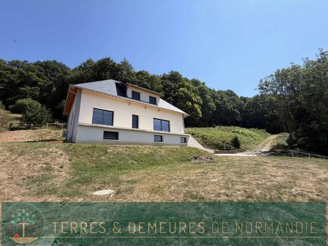 Maison récente viable de plain pied avec sous sol complet